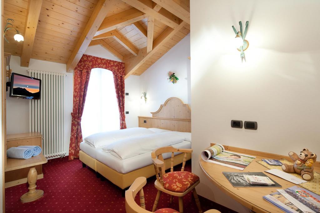Hotel Garni Laura Arabba Chambre photo