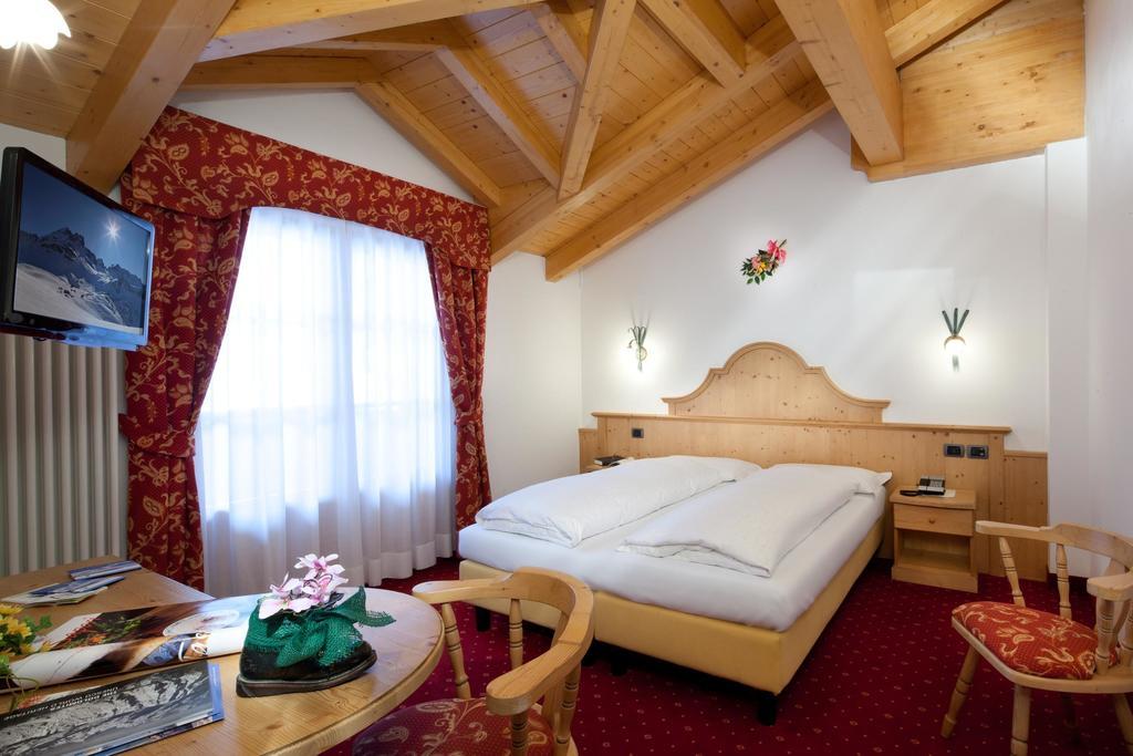 Hotel Garni Laura Arabba Chambre photo