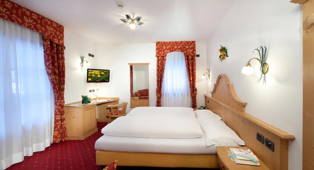 Hotel Garni Laura Arabba Chambre photo